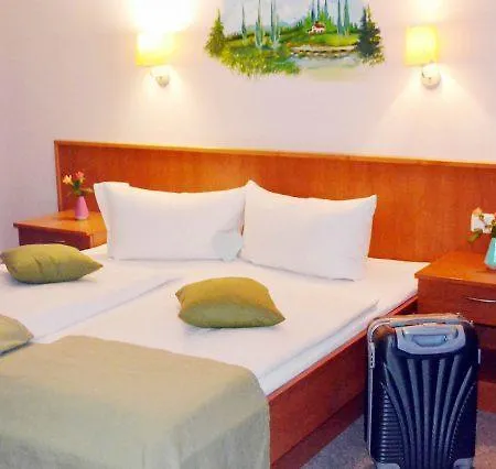 Zur Post Hotell 3*